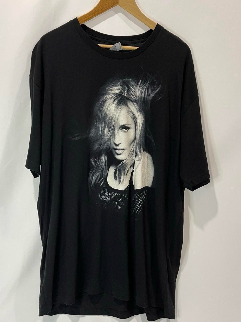 Black Madonna 2004 Re-Invention Tour T-shirt Size XXL